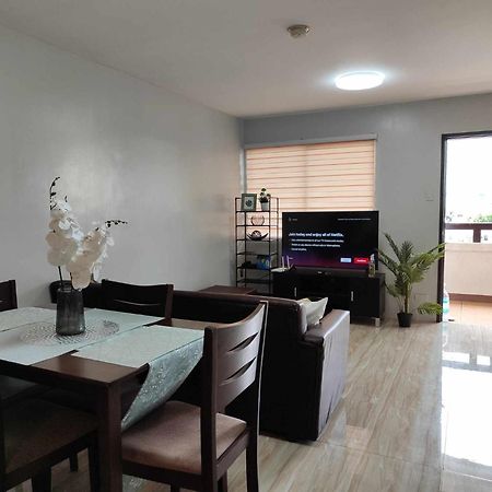 Cozy 2Br With Free Pool Beside Sm City Mall Davao City Δωμάτιο φωτογραφία